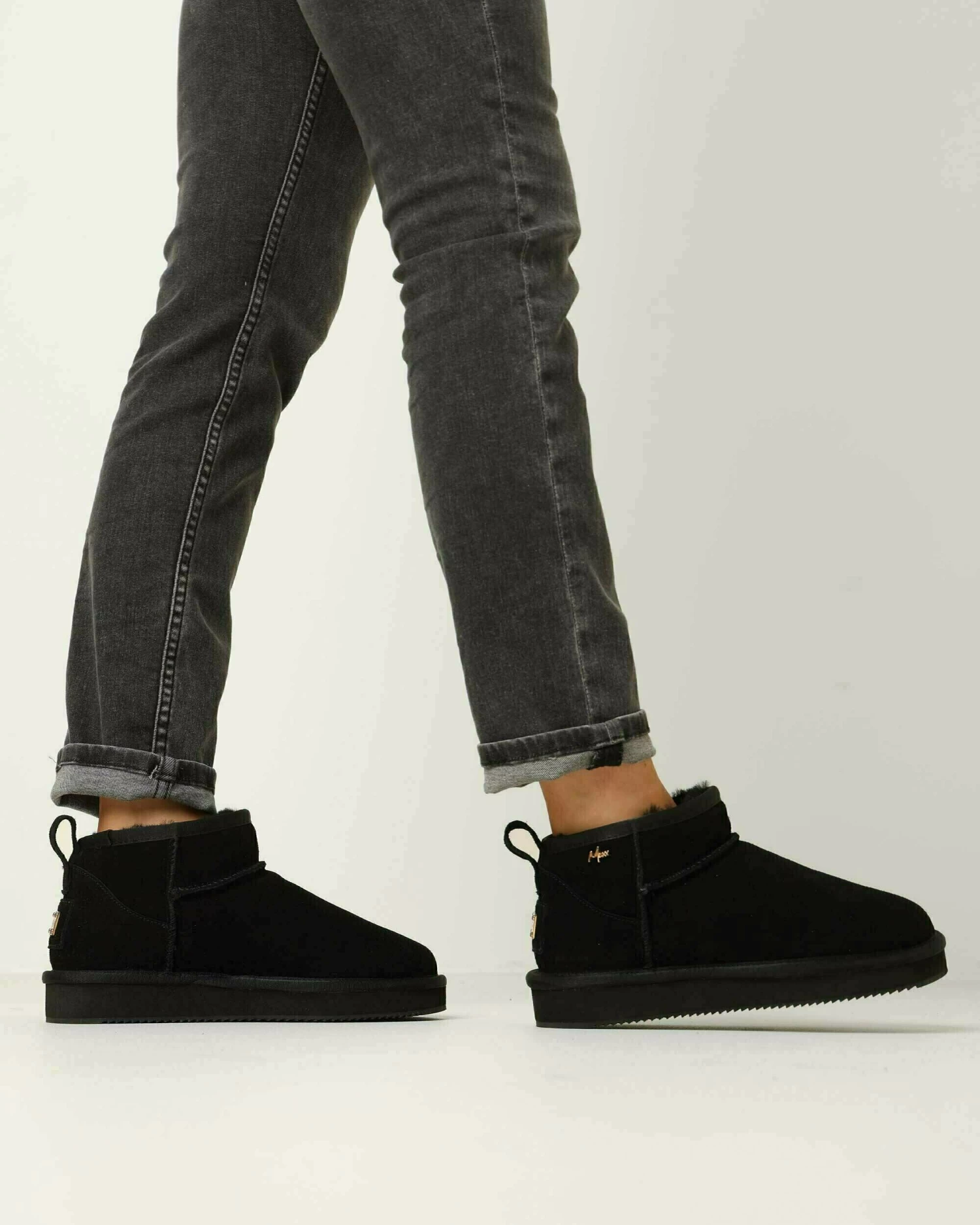 MEXX Pantoffel Kimo Zwart 4 MEXX Pantoffel Kimo Zwart - Afbeelding 2