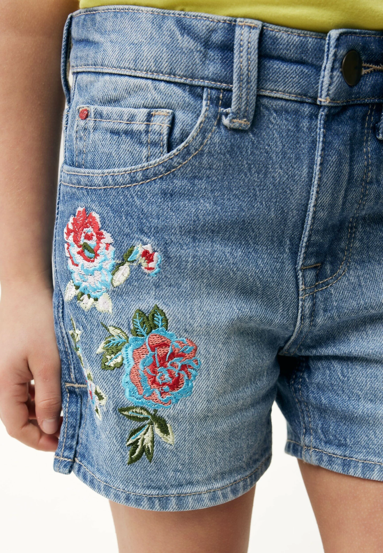 MEXX Mid Waist Jeans Shorts Bleach 6 MEXX Mid Waist Jeans Shorts Bleach - Afbeelding 4