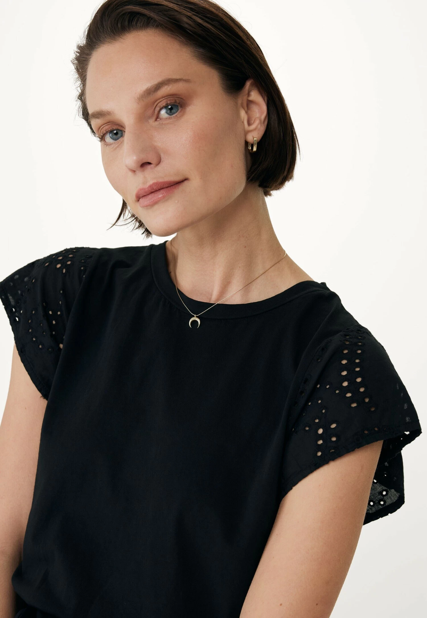 MEXX Top Broderie Zwart 4 MEXX Top Broderie Zwart - Afbeelding 2